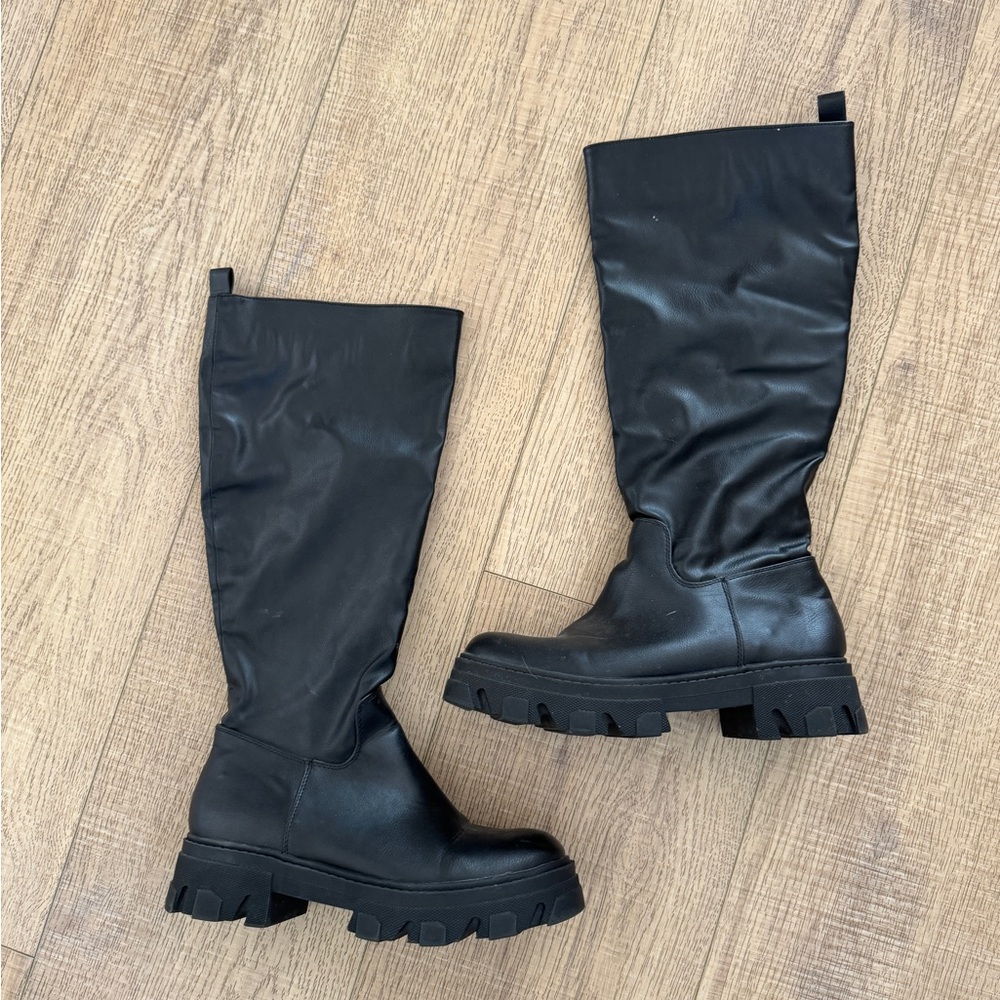 🔴Combat black boots size 8